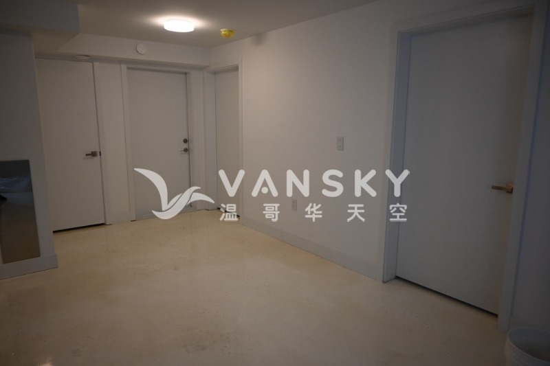260814082701_Vancouver 2nd suit LR.jpg